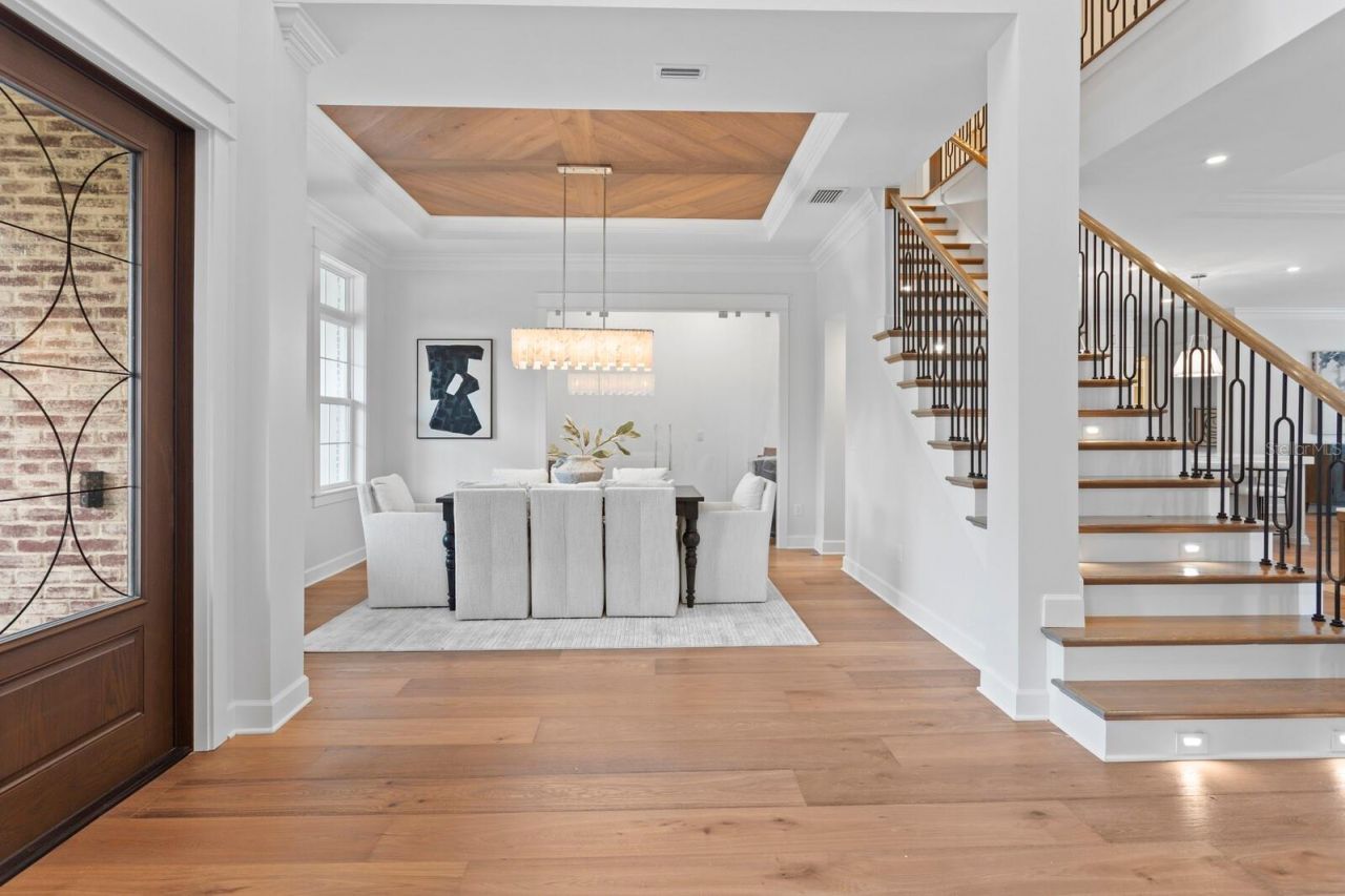 4536 W Swann Avenue, Tampa, FL 33609 Photo