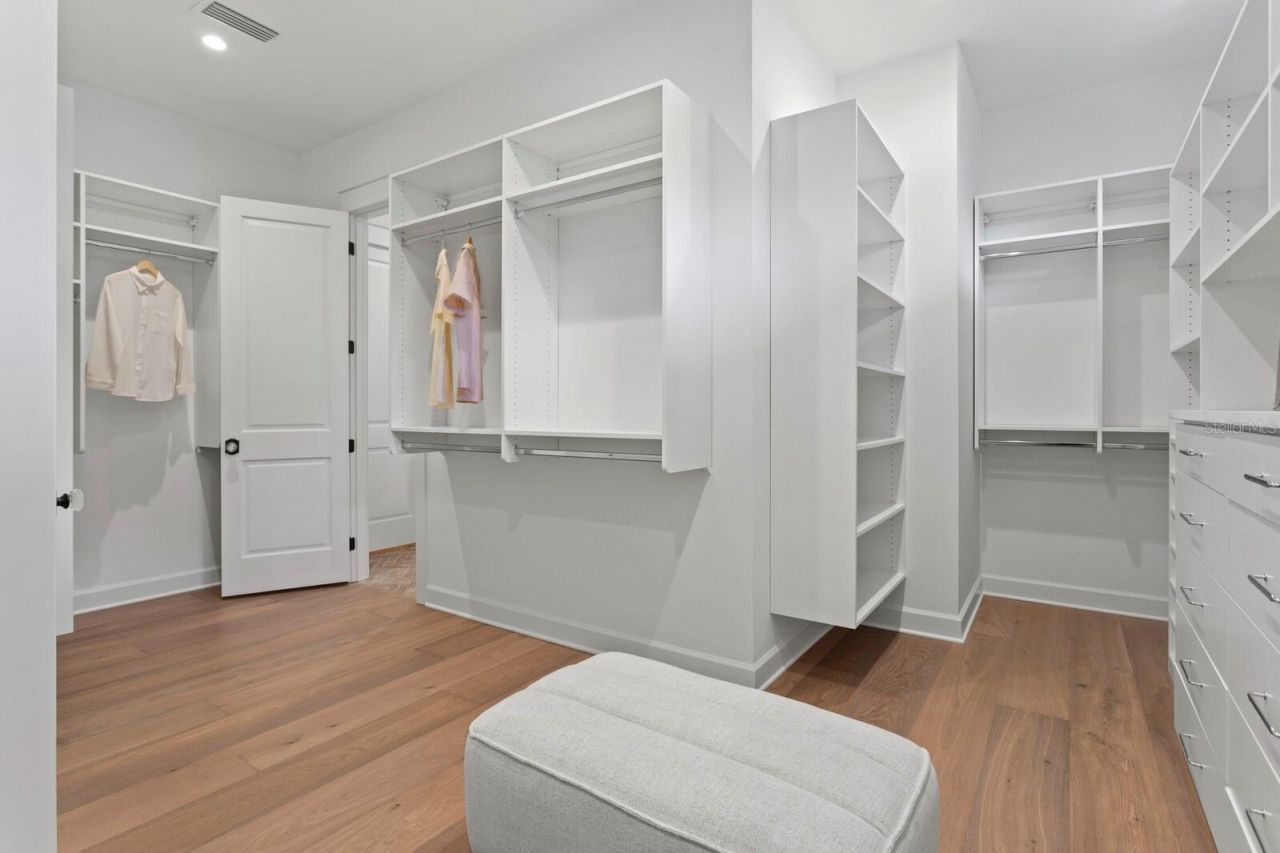 4536 W Swann Avenue, Tampa, FL 33609 Photo