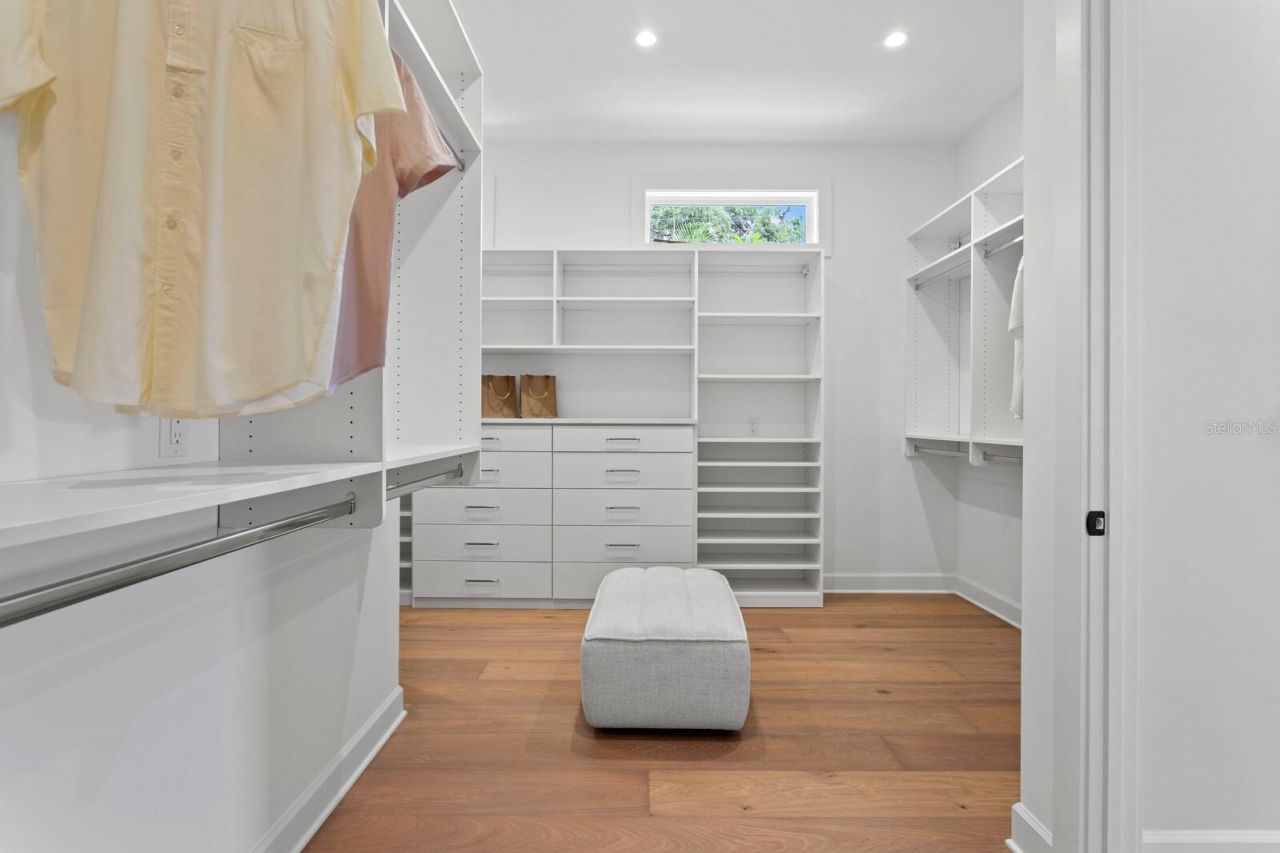 4536 W Swann Avenue, Tampa, FL 33609 Photo