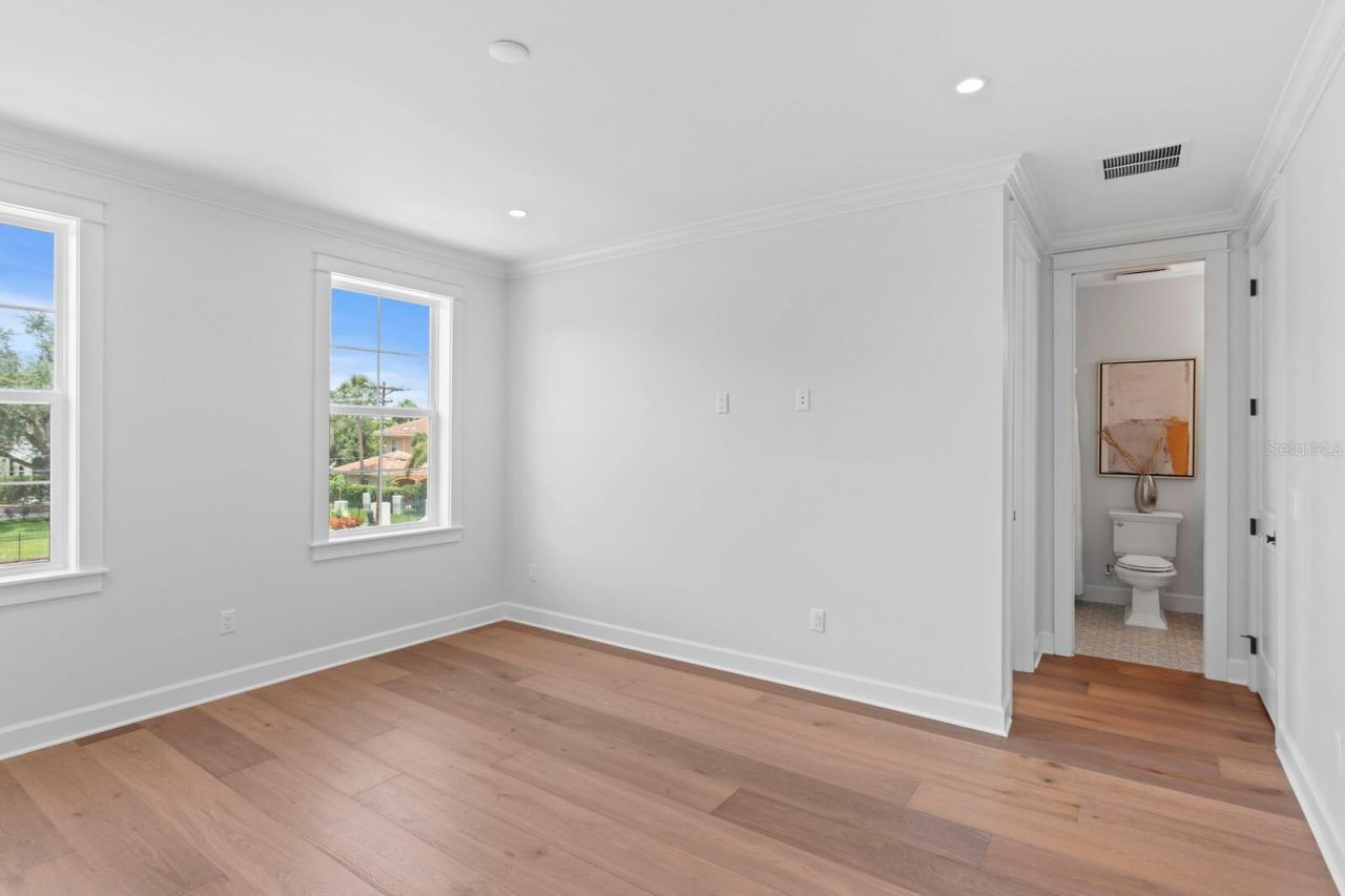 4536 W Swann Avenue, Tampa, FL 33609 Photo