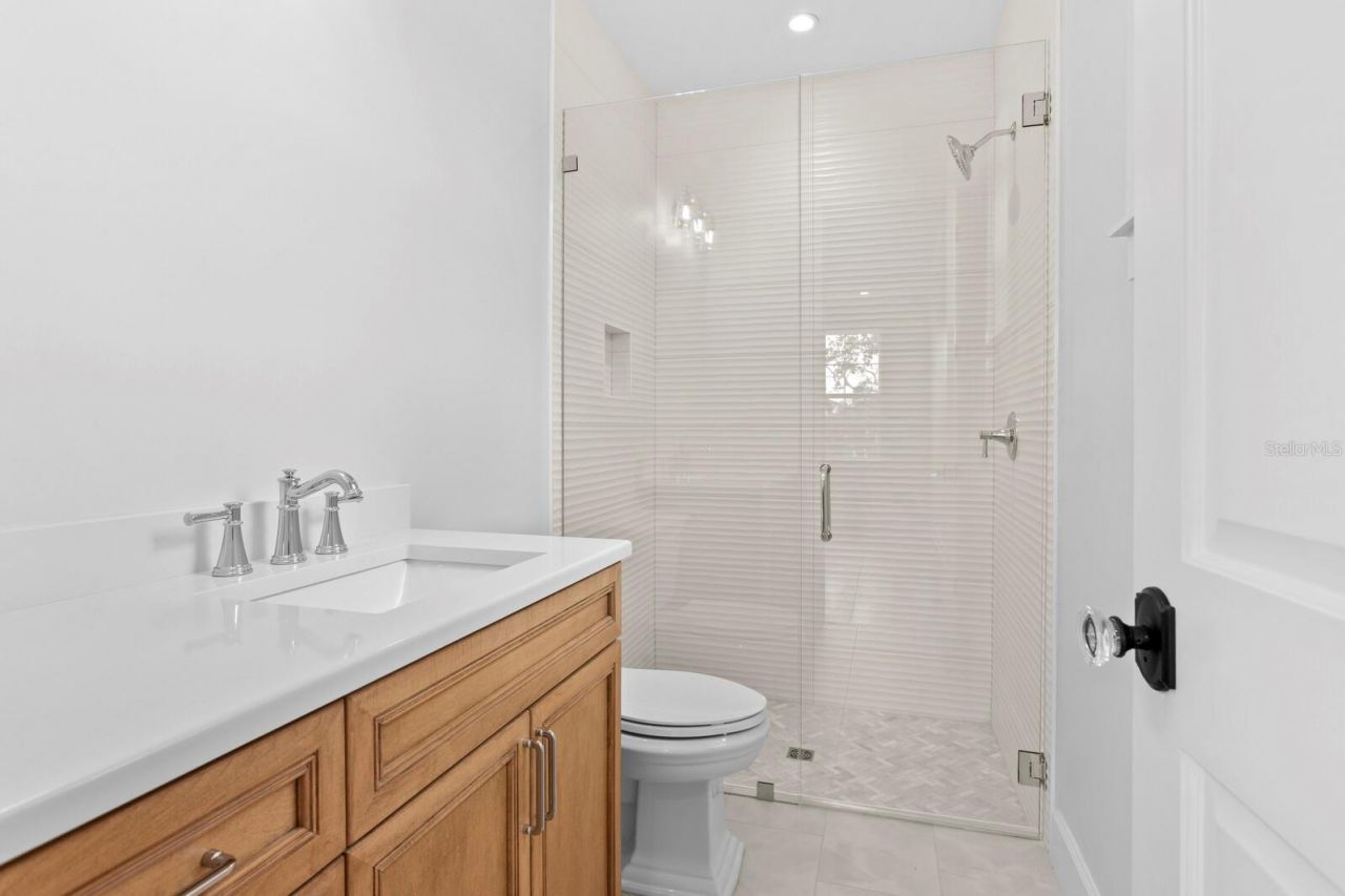 4536 W Swann Avenue, Tampa, FL 33609 Photo