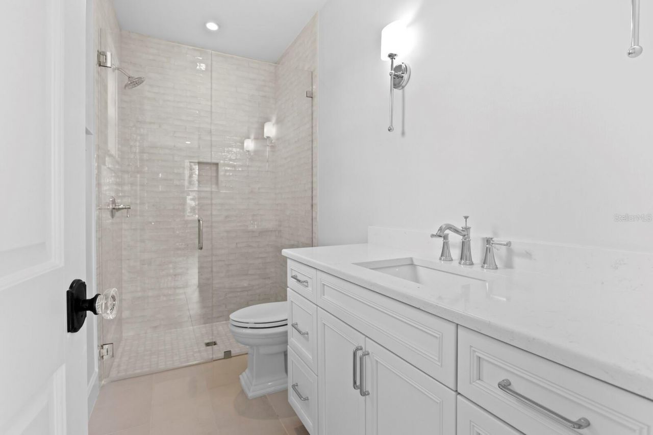 4536 W Swann Avenue, Tampa, FL 33609 Photo