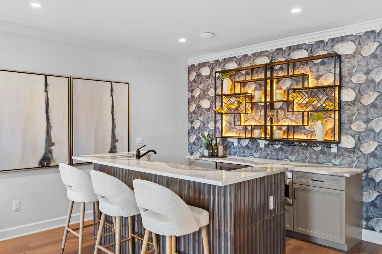 4536 W Swann Avenue, Tampa, FL 33609 Photo