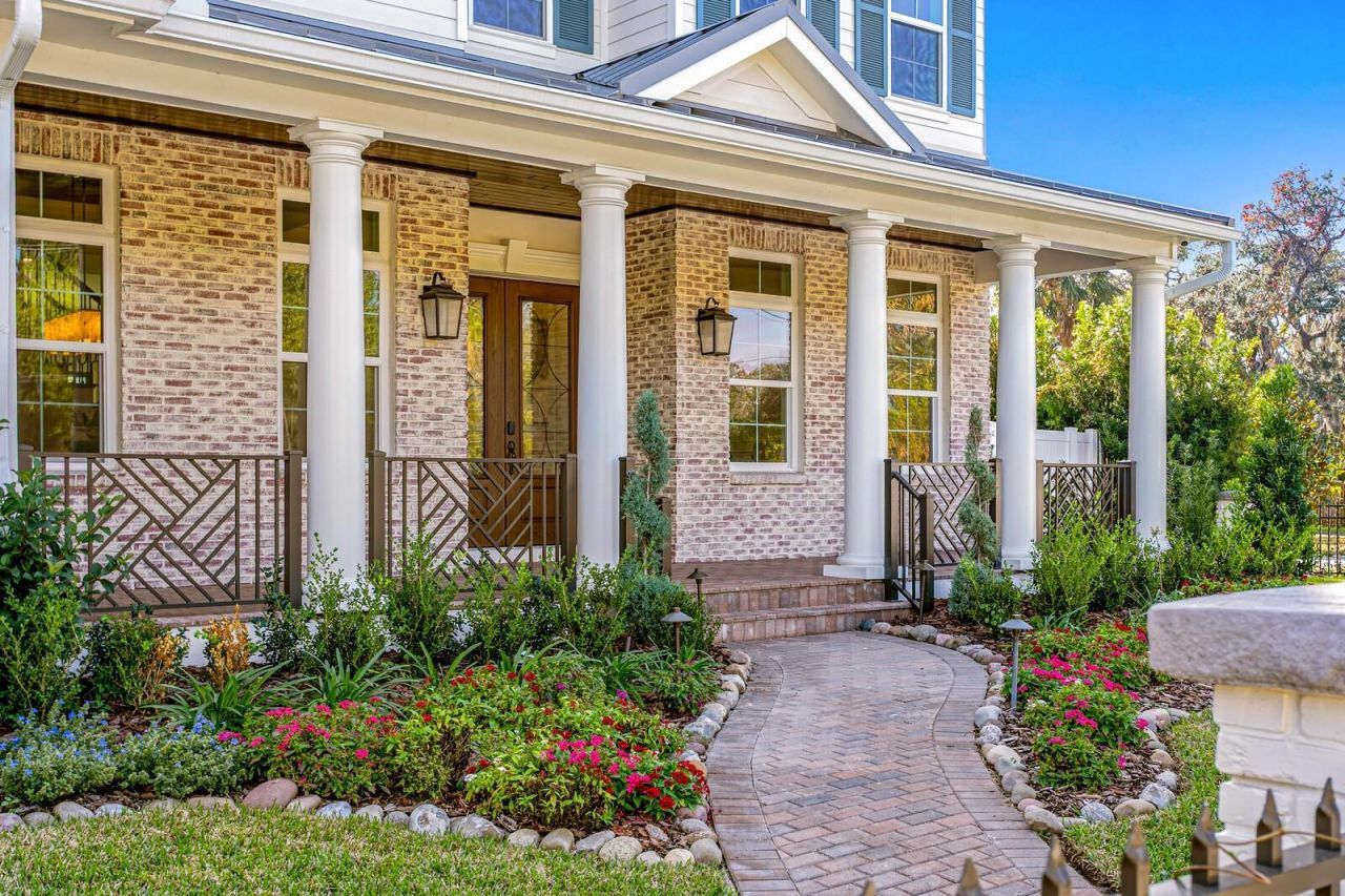 4536 W Swann Avenue, Tampa, FL 33609 Photo