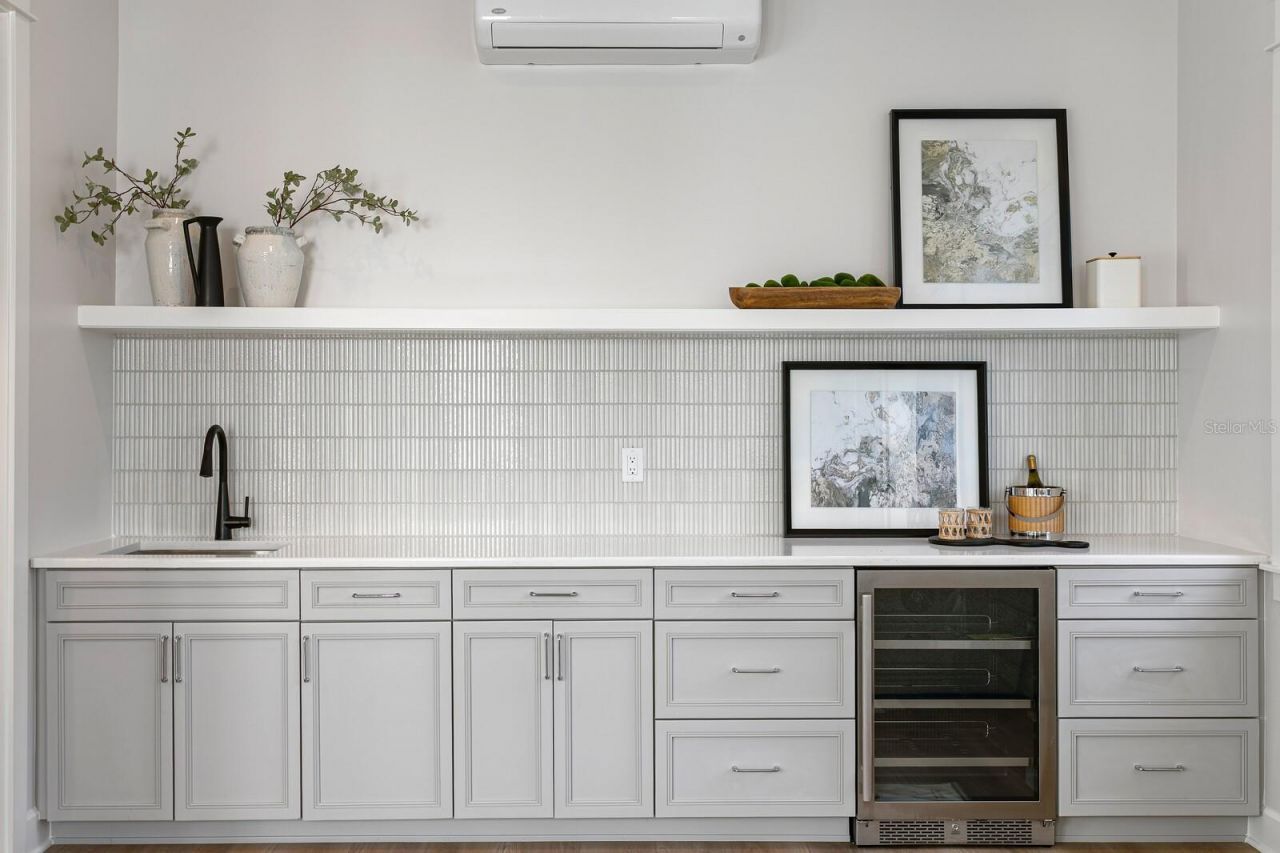 4536 W Swann Avenue, Tampa, FL 33609 Photo