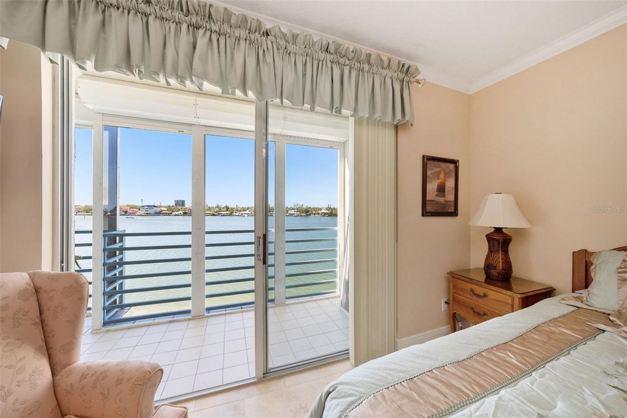 7984 Sailboat Key Boulevard S, Unit 401, South Pasadena, FL 33707 Photo