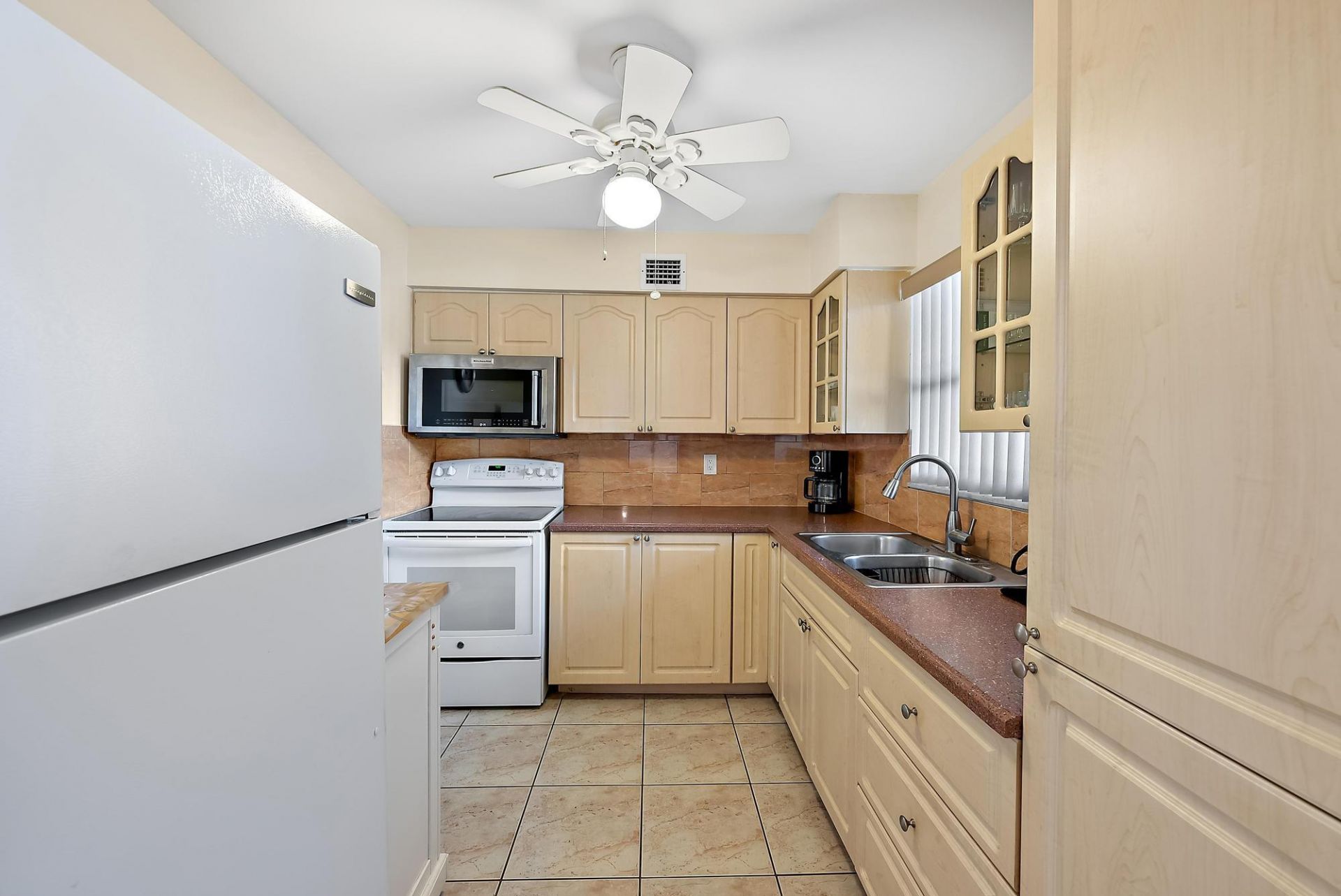 701 Lori Drive, Unit 206, Palm Springs, FL 33461 Photo