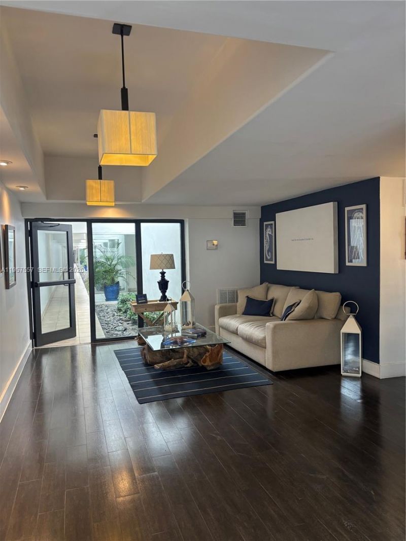 5845 Collins Ave , Unit 106, Miami Beach, FL 33140 Photo