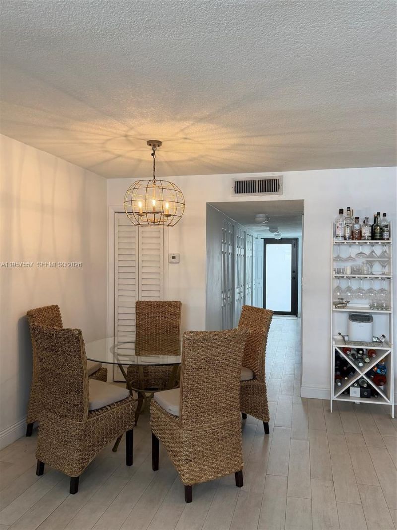 5845 Collins Ave , Unit 106, Miami Beach, FL 33140 Photo