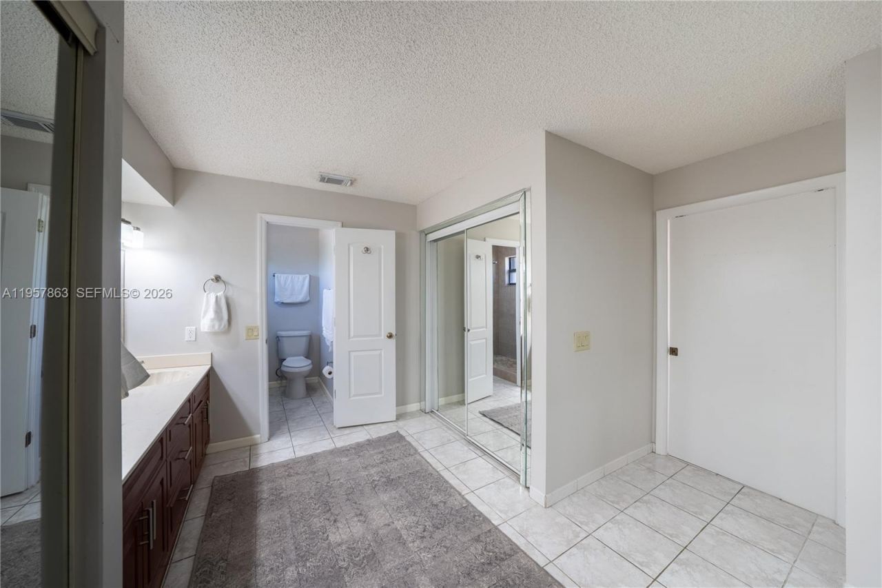 15552 SW 48th St, Miami, FL 33185 Photo