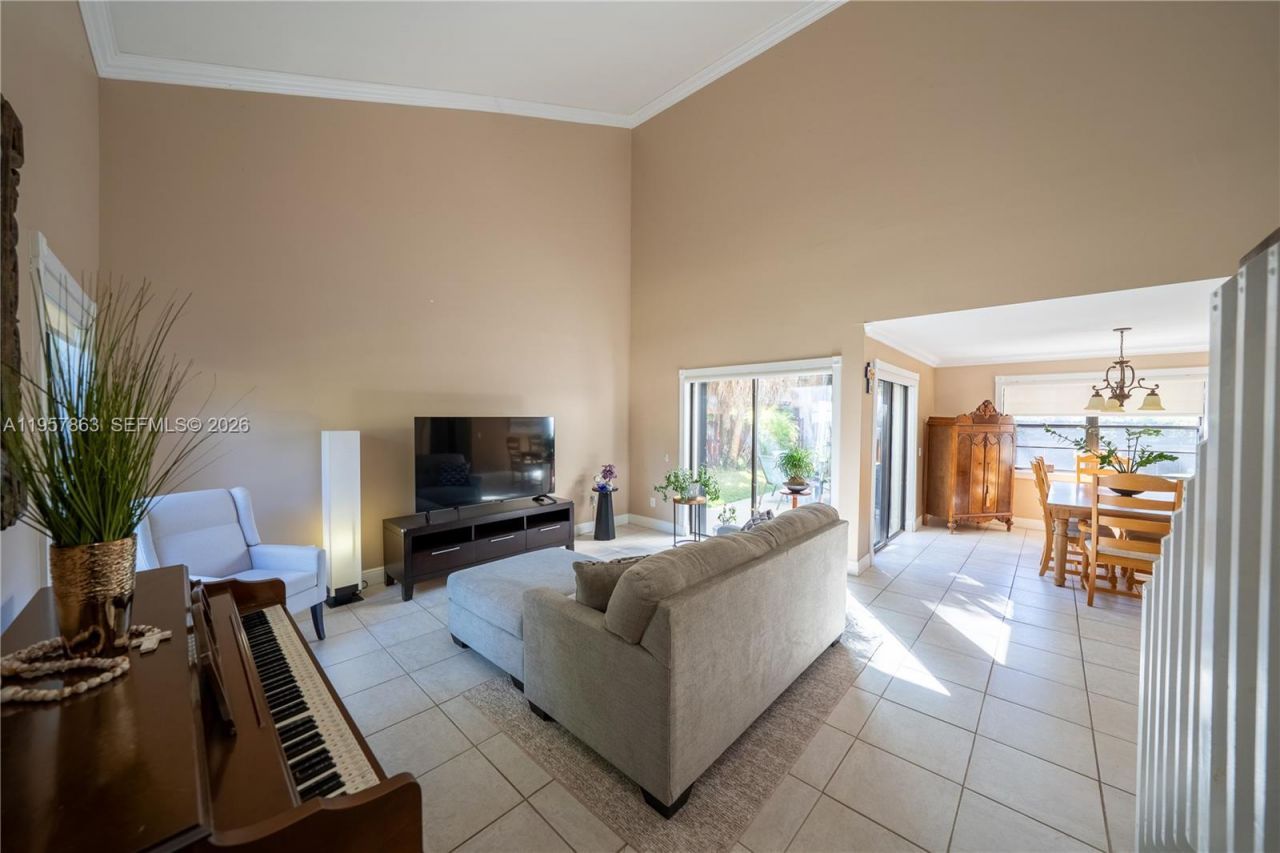 15552 SW 48th St, Miami, FL 33185 Photo