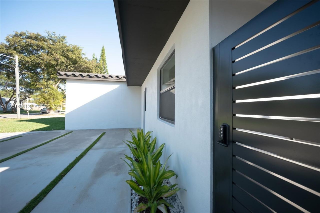 15411 NE 10th Ave, North Miami Beach, FL 33162 Photo