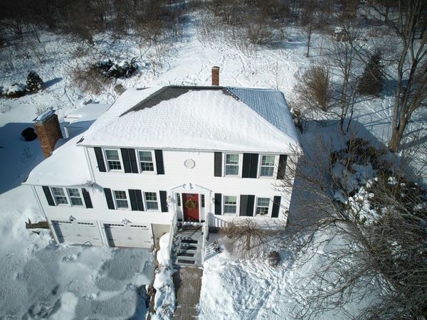 78 Lynwood Lane, Manchester, NH 03109