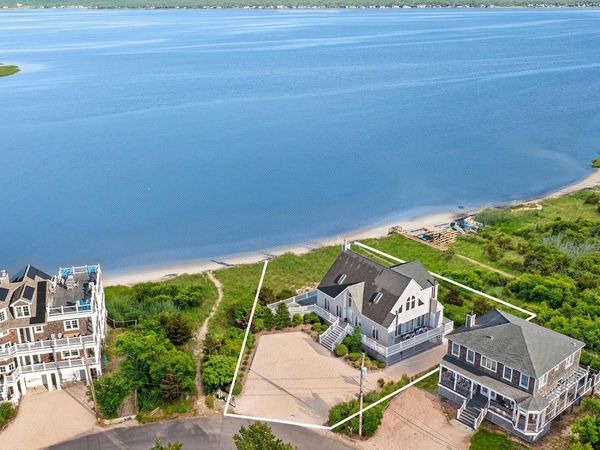 8 Dune Lane, Westhampton Dunes, NY 11978