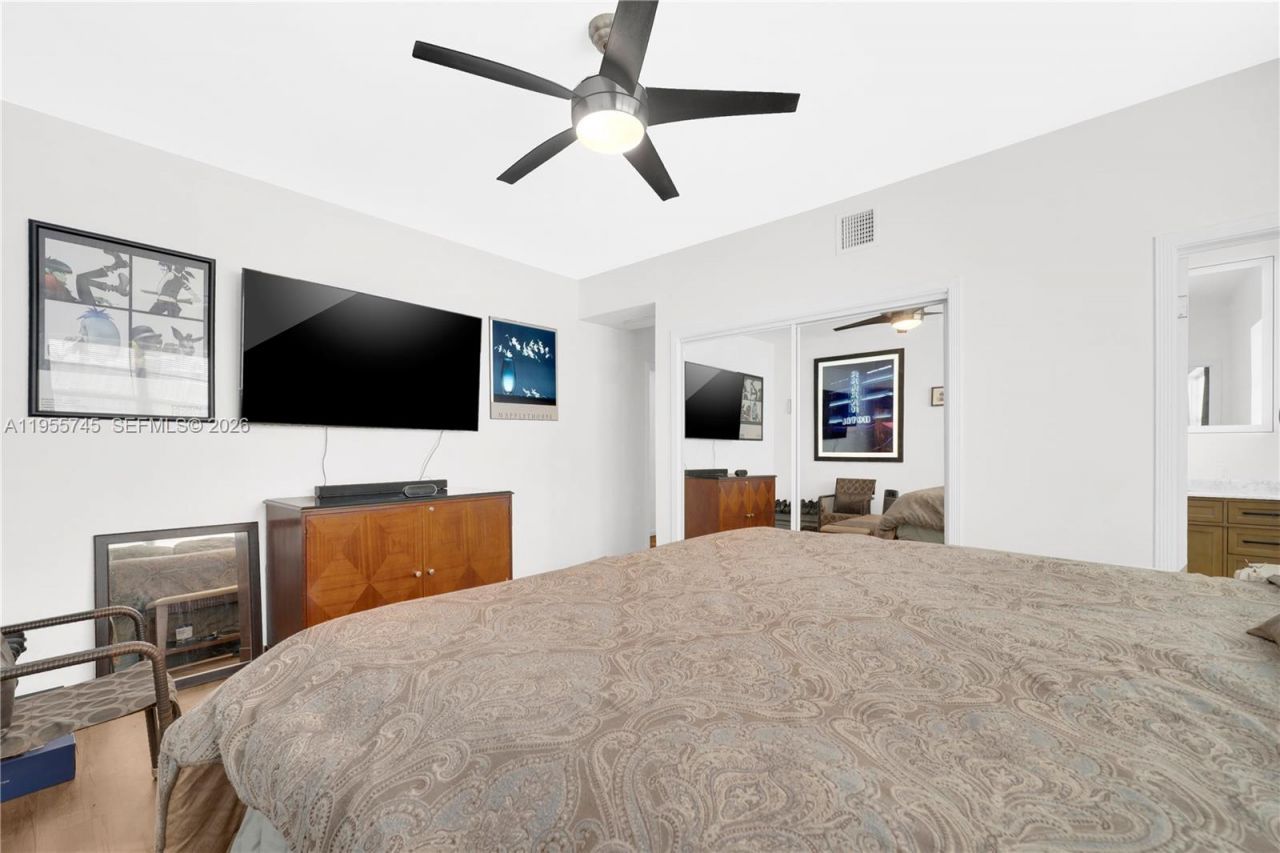 200 S Shore Dr, Unit 12, Miami Beach, FL 33141 Photo