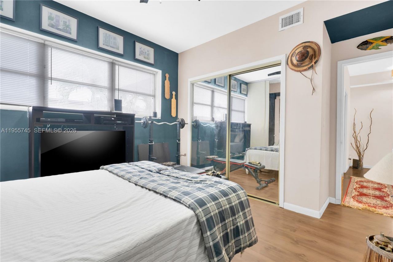 200 S Shore Dr, Unit 12, Miami Beach, FL 33141 Photo