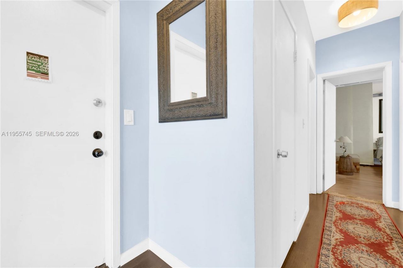 200 S Shore Dr, Unit 12, Miami Beach, FL 33141 Photo