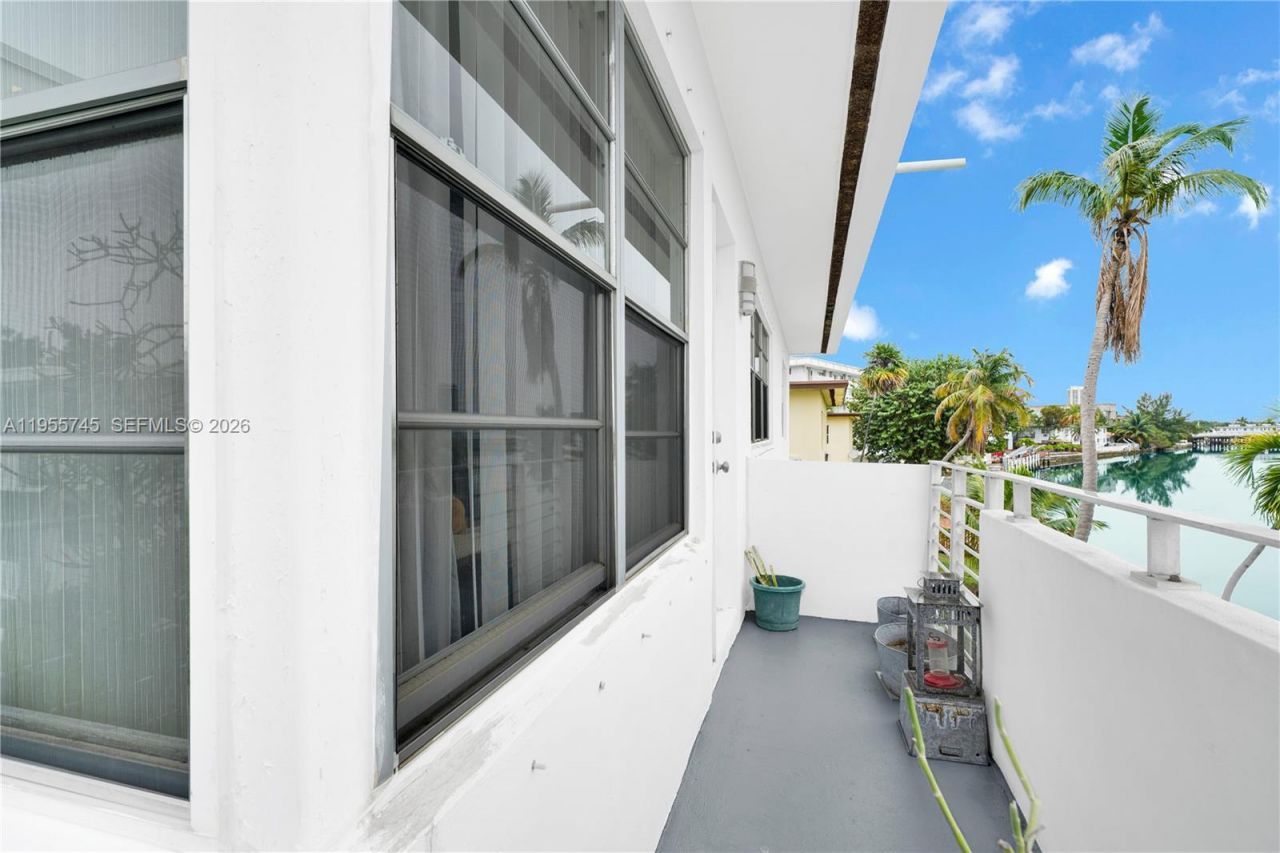 200 S Shore Dr, Unit 12, Miami Beach, FL 33141 Photo