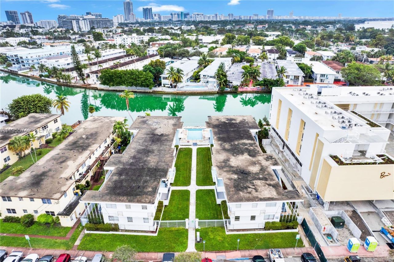 200 S Shore Dr, Unit 12, Miami Beach, FL 33141 Photo