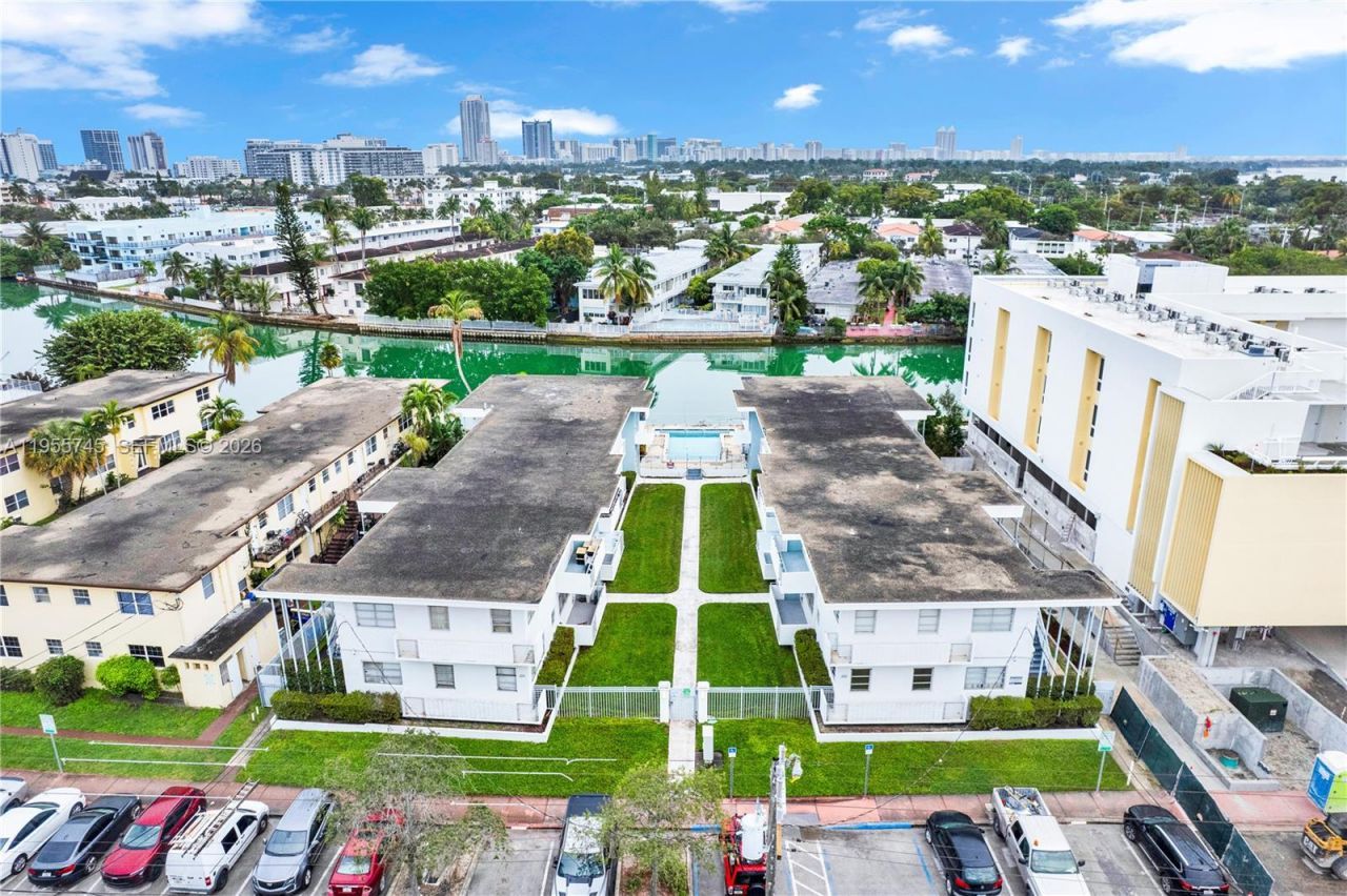 200 S Shore Dr, Unit 12, Miami Beach, FL 33141 Photo