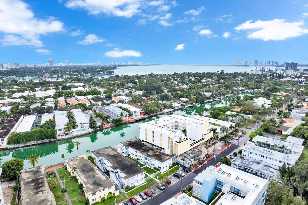 200 S Shore Dr, Unit 12, Miami Beach, FL 33141 Photo