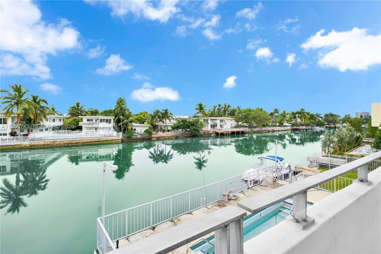 200 S Shore Dr, Unit 12, Miami Beach, FL 33141 Photo