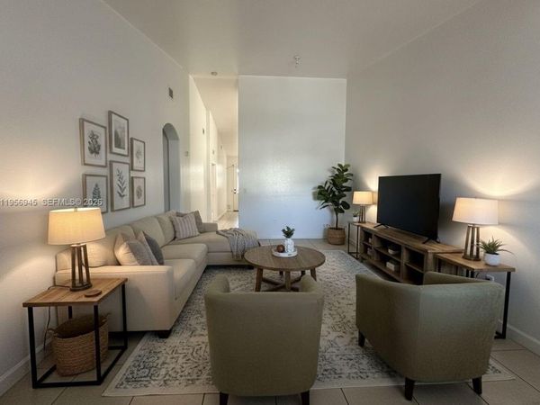 1666 SE 27th Ct, Unit 201, Homestead, FL 33035