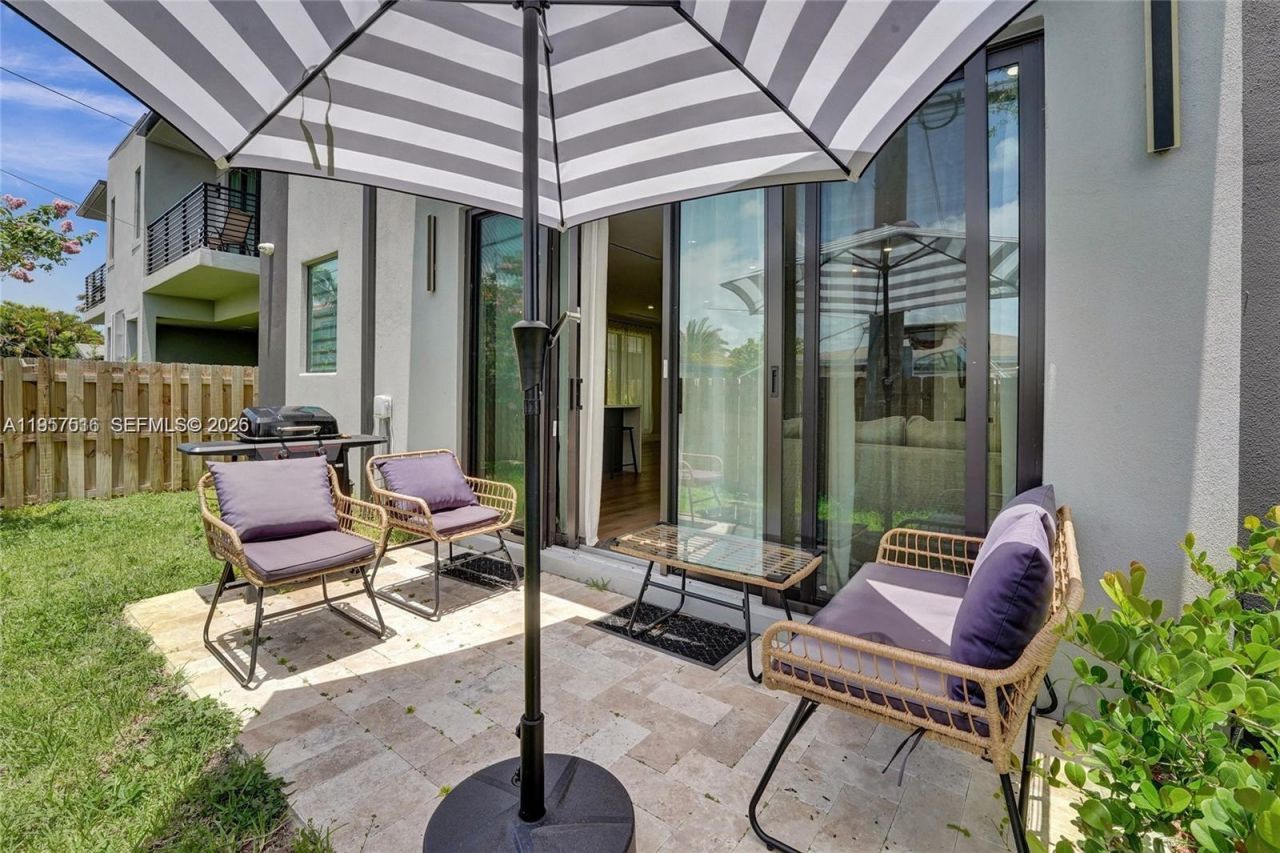 1617 NE 11th St , Unit TH1, Fort Lauderdale, FL 33304 Photo