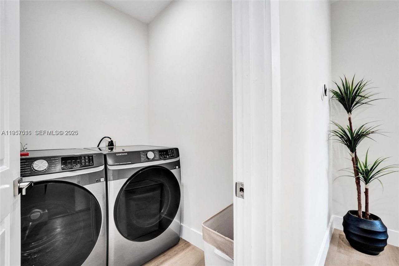 1617 NE 11th St , Unit TH1, Fort Lauderdale, FL 33304 Photo