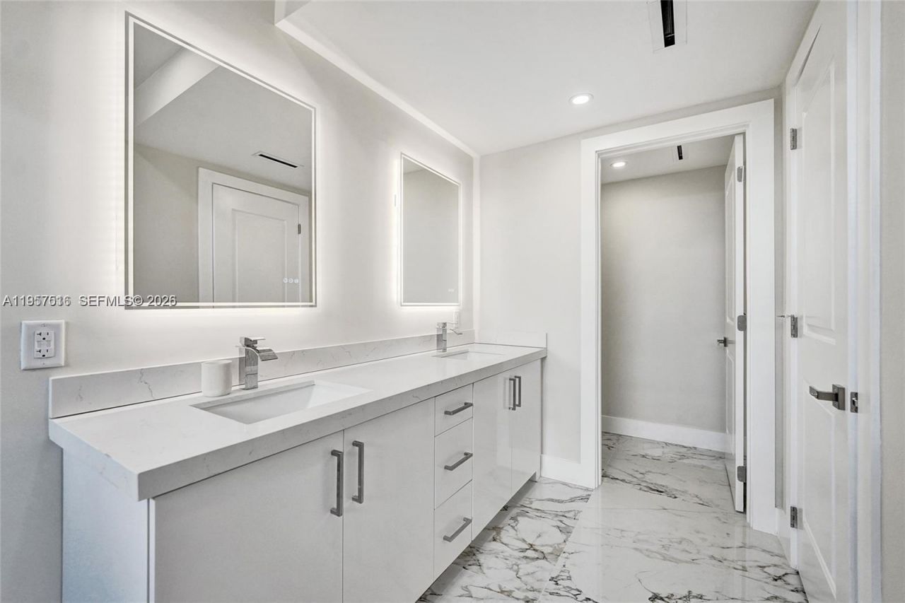 1617 NE 11th St , Unit TH1, Fort Lauderdale, FL 33304 Photo