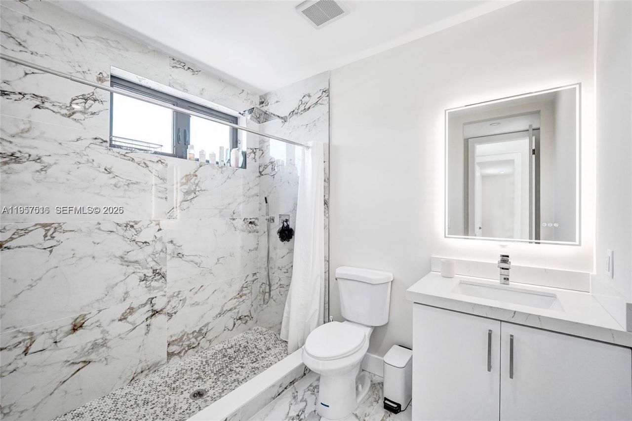 1617 NE 11th St , Unit TH1, Fort Lauderdale, FL 33304 Photo