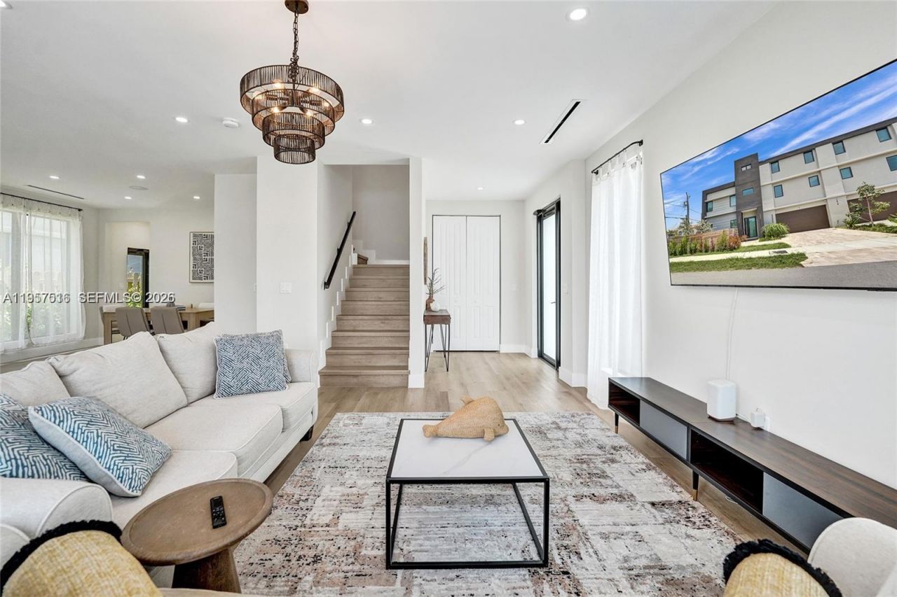 1617 NE 11th St , Unit TH1, Fort Lauderdale, FL 33304 Photo