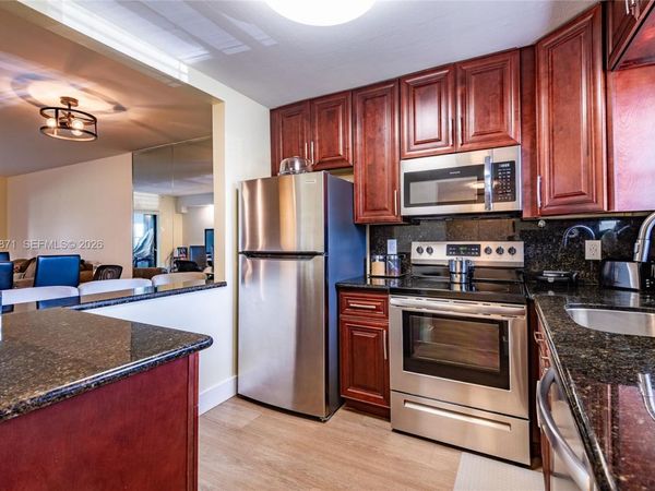 9355 SW 8th St, Unit 105, Boca Raton, FL 33428