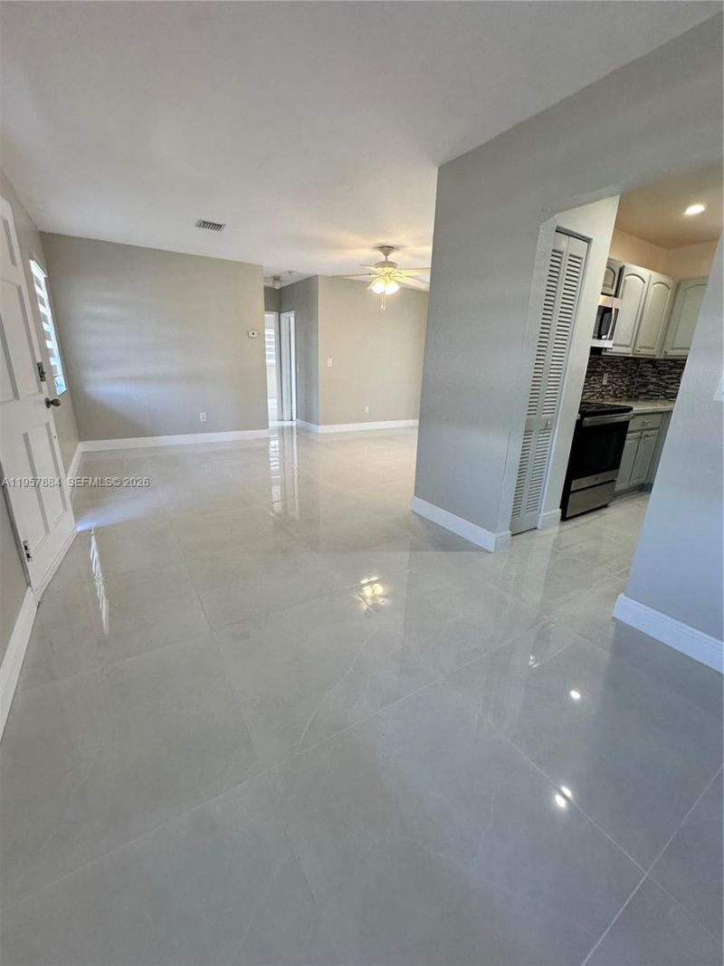 9450 SW 181st Ter, Palmetto Bay, FL 33157 Photo