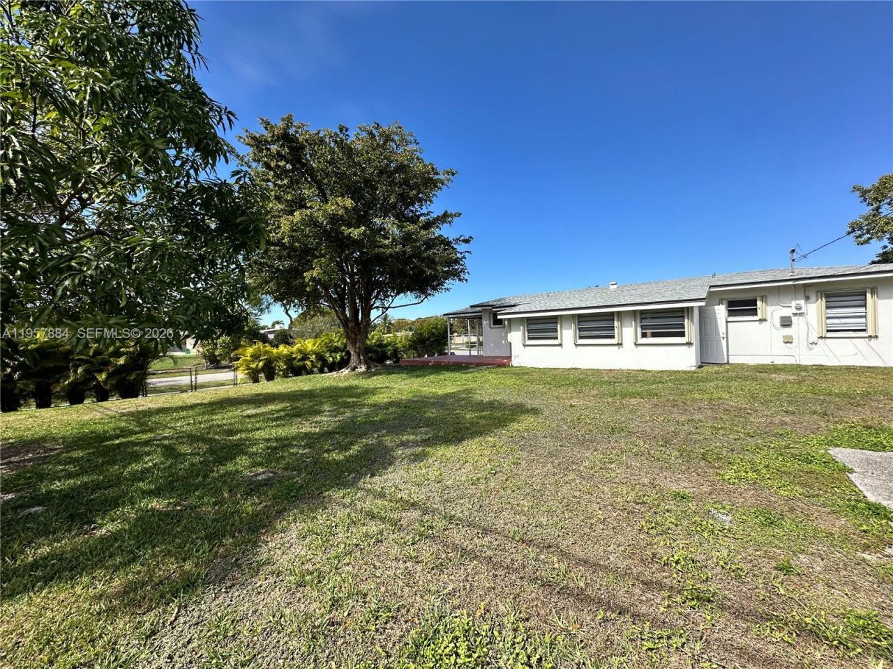 9450 SW 181st Ter, Palmetto Bay, FL 33157 Photo