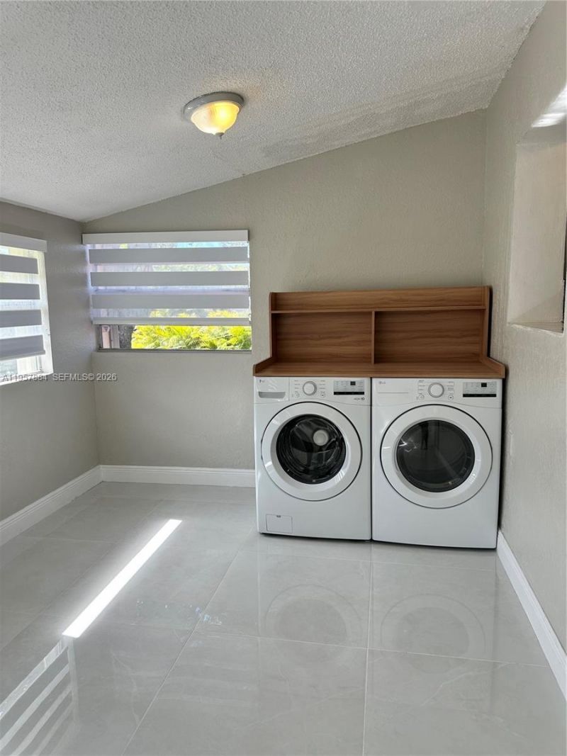 9450 SW 181st Ter, Palmetto Bay, FL 33157 Photo