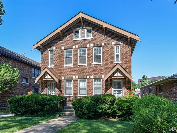 1071 Terrace, St Louis, MO 63117
