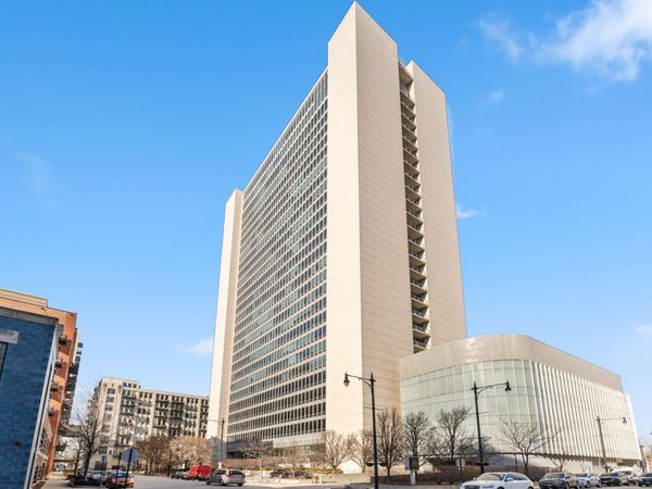 500 W Superior Street, Unit 1508, Chicago, IL 60654