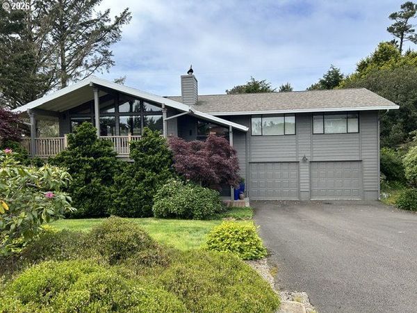 89606 MANION DR, Warrenton, OR 97146