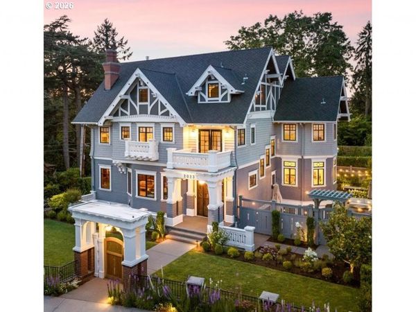 2023 SW MONTGOMERY DR, Portland, OR 97201