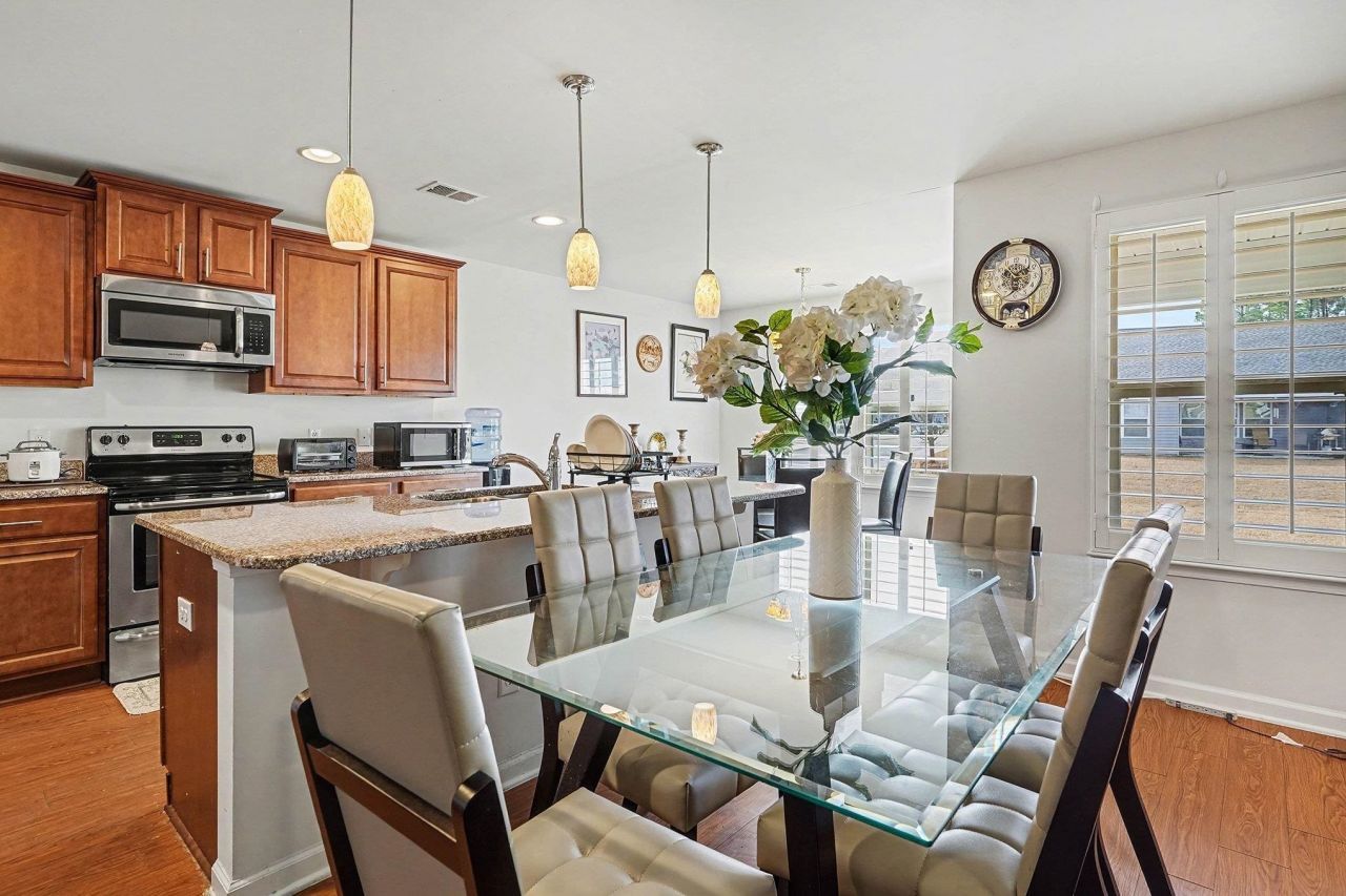 1366 Midtown Village Dr. Photo 7