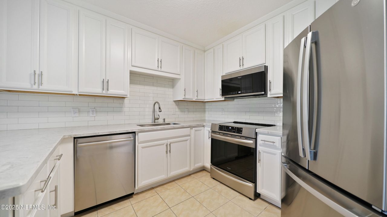 1701 The Greens Way, Unit 424, Jacksonville Beach, FL 32250 Photo
