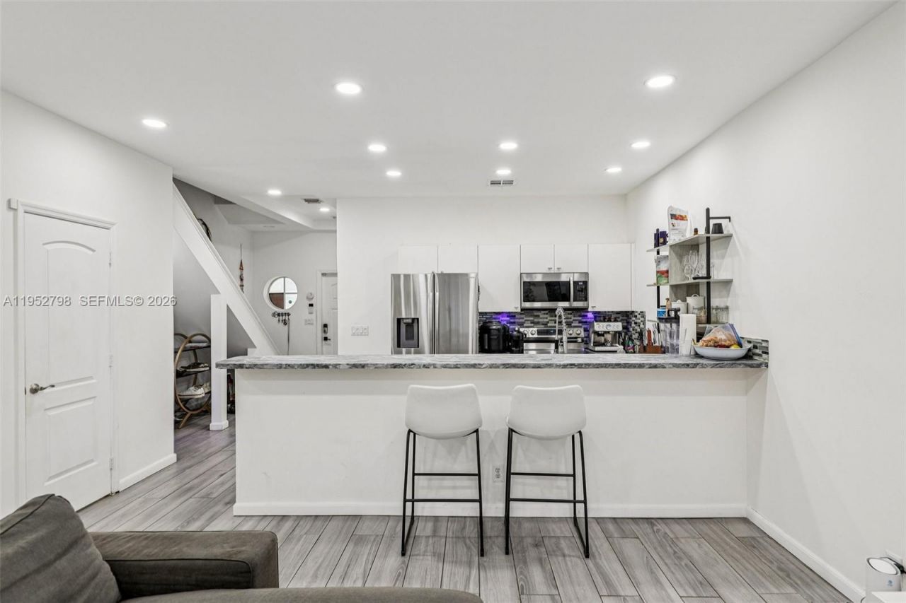 2307 Washington St , Unit 5, Hollywood, FL 33020 Photo