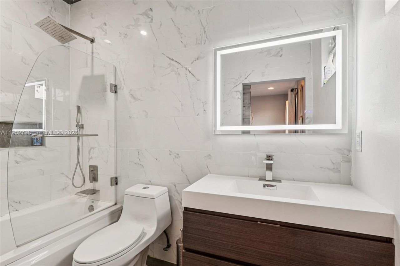 2307 Washington St, Unit 5, Hollywood, FL 33020 Photo