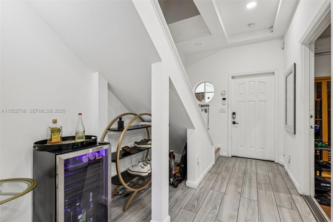 2307 Washington St , Unit 5, Hollywood, FL 33020 Photo