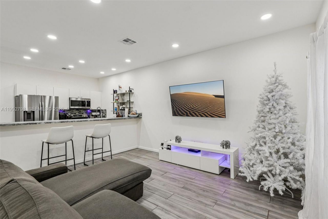 2307 Washington St , Unit 5, Hollywood, FL 33020 Photo