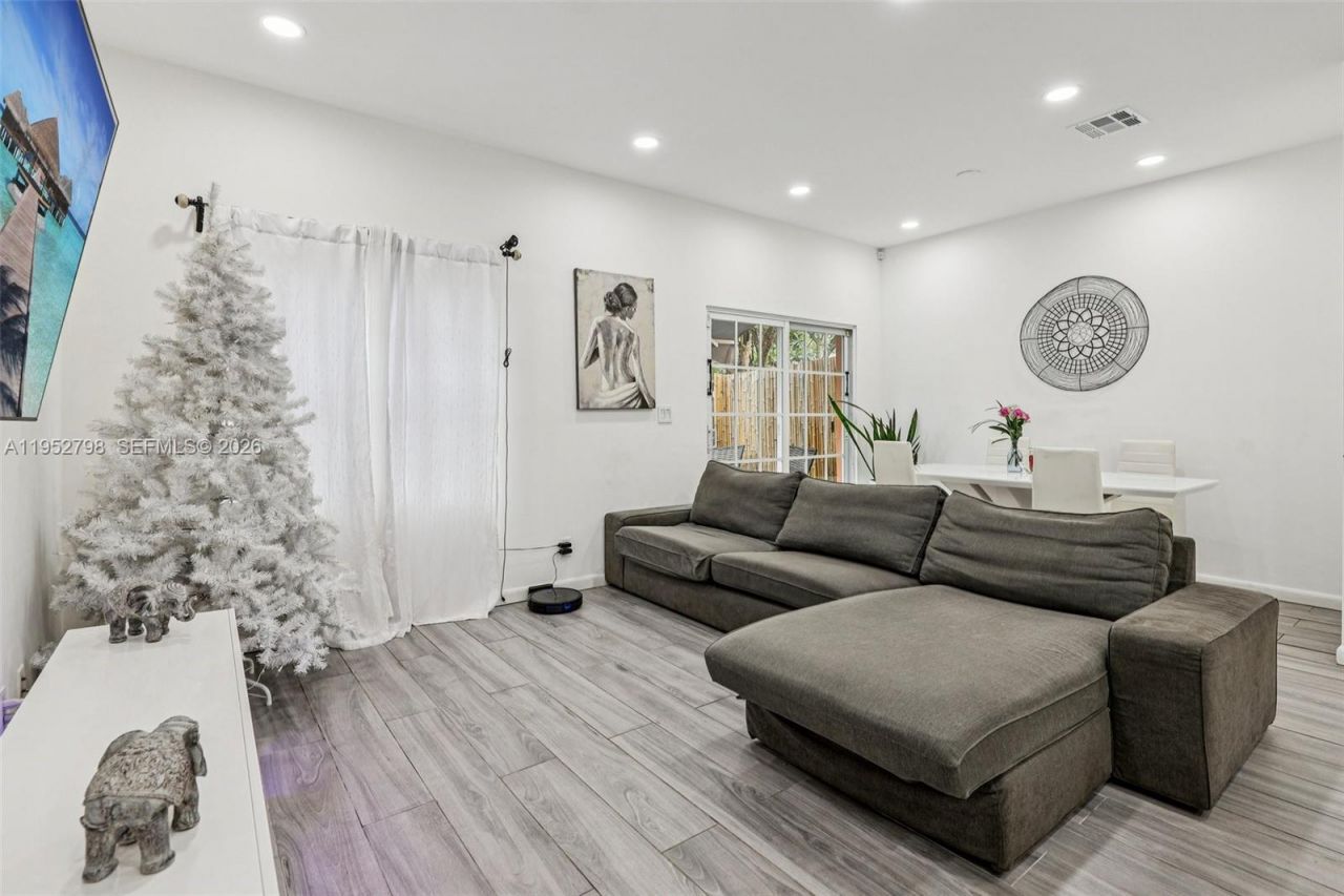 2307 Washington St , Unit 5, Hollywood, FL 33020 Photo