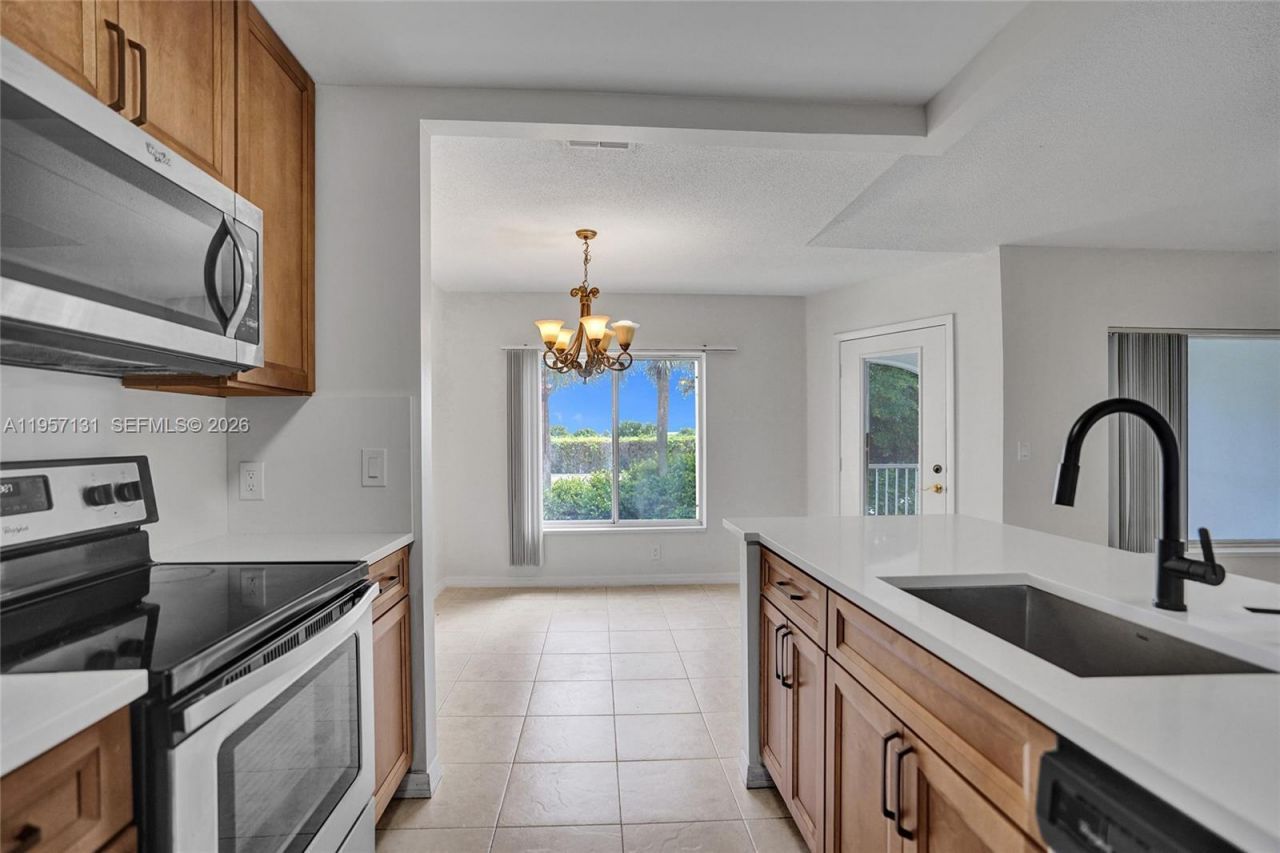 815 W Boynton Beach Boulevard , Unit 7-204, Boynton Beach, FL 33426 Photo