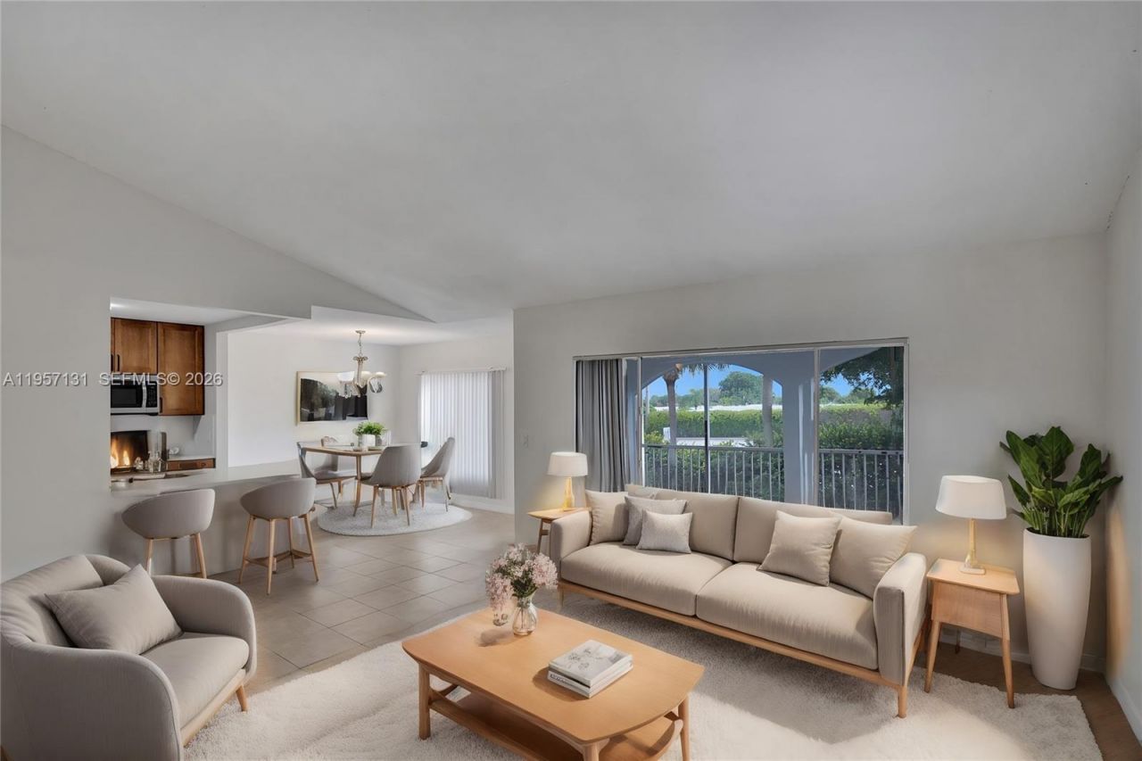 815 W Boynton Beach Boulevard , Unit 7-204, Boynton Beach, FL 33426 Photo