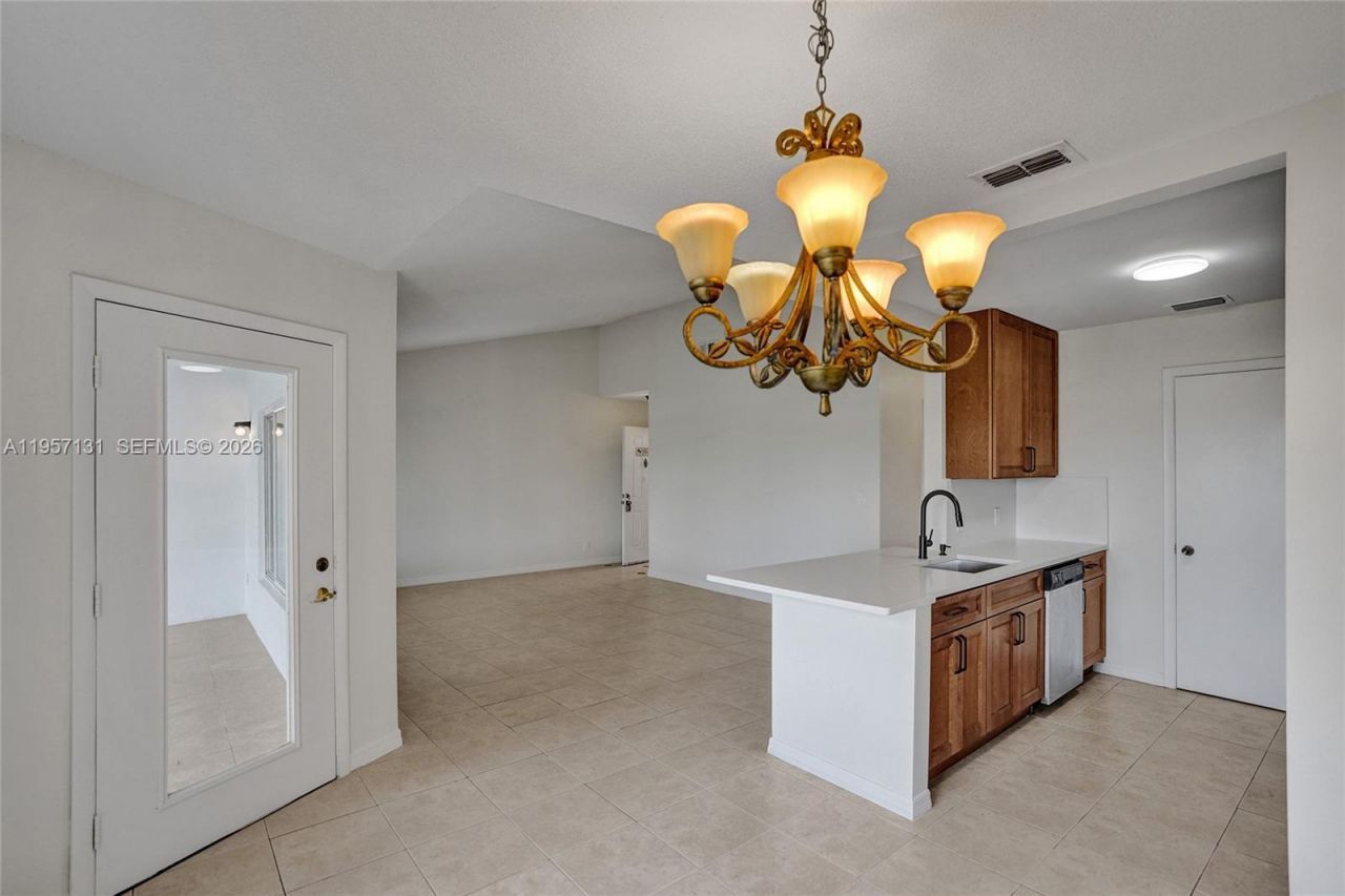 815 W Boynton Beach Boulevard , Unit 7-204, Boynton Beach, FL 33426 Photo